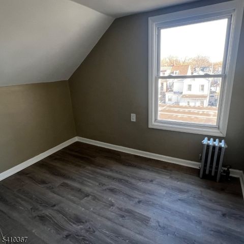 345 Summer Ave, Newark City, NJ 07104