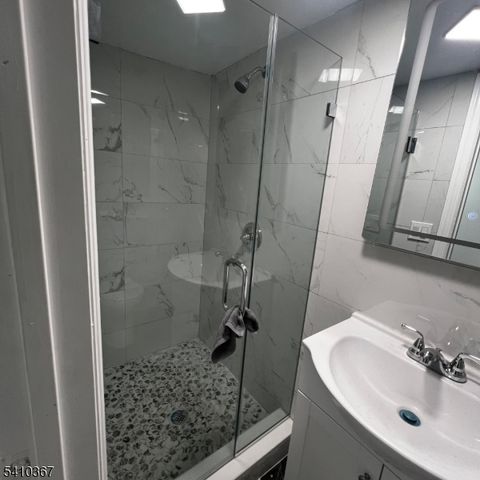 345 Summer Ave, Newark City, NJ 07104