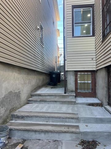 345 Summer Ave, Newark City, NJ 07104