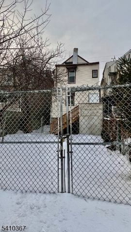 345 Summer Ave, Newark City, NJ 07104