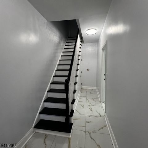 345 Summer Ave, Newark City, NJ 07104