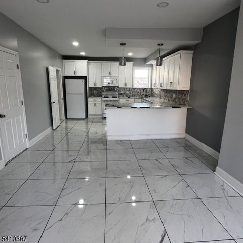 345 Summer Ave, Newark City, NJ 07104