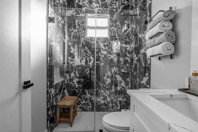 3301 W DEWEY STREET, Tampa, FL 33607