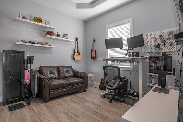 3301 W DEWEY STREET, Tampa, FL 33607