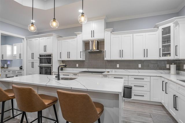 3301 W DEWEY STREET, Tampa, FL 33607