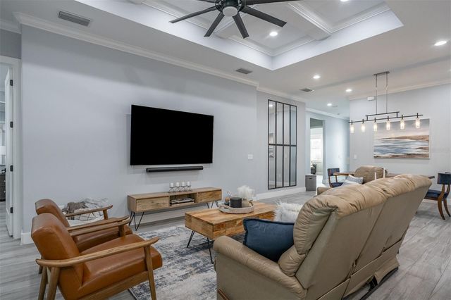 3301 W DEWEY STREET, Tampa, FL 33607