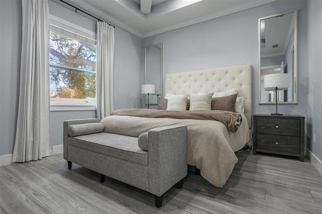 3301 W DEWEY STREET, Tampa, FL 33607