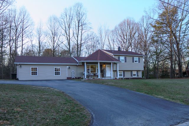 267 Simmons St, Spencer, TN 38585