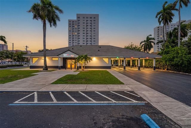 1902 NW 14th Ave, Miami, FL 33125