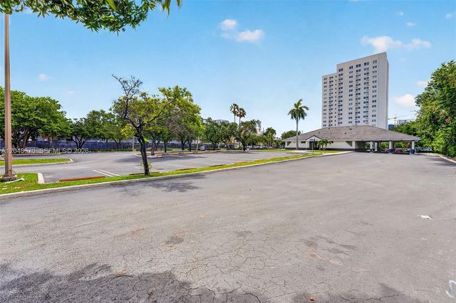 1902 NW 14th Ave, Miami, FL 33125