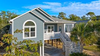 218 NE 52nd Street, Oak Island, NC 28465