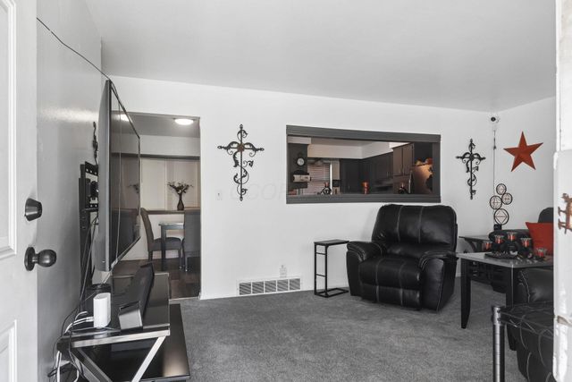 6580 Red Coach Lane, Reynoldsburg, OH 43068