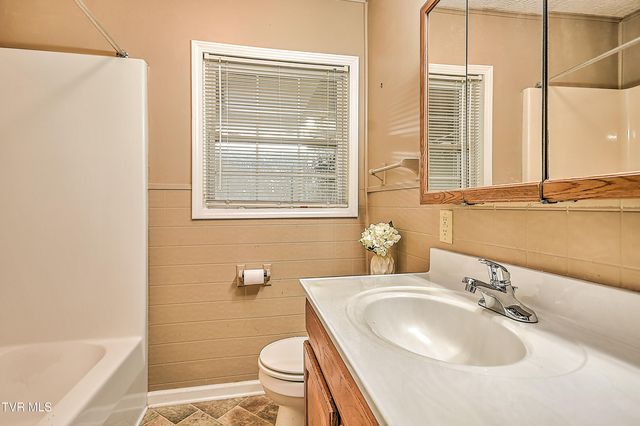 495 Cooks Valley Road, Kingsport, TN 37664