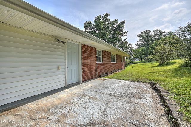 495 Cooks Valley Road, Kingsport, TN 37664