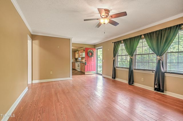495 Cooks Valley Road, Kingsport, TN 37664