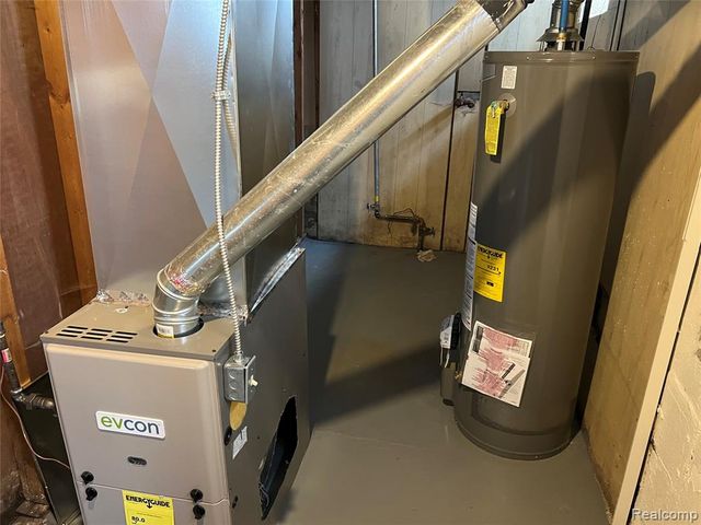 11480 College Street, Detroit, MI 48205