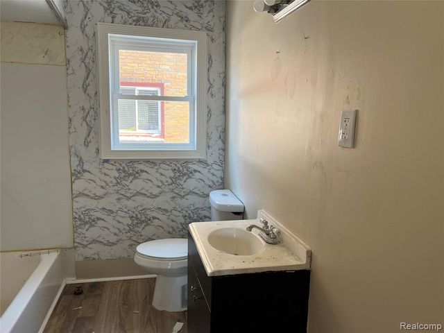 11480 College Street, Detroit, MI 48205