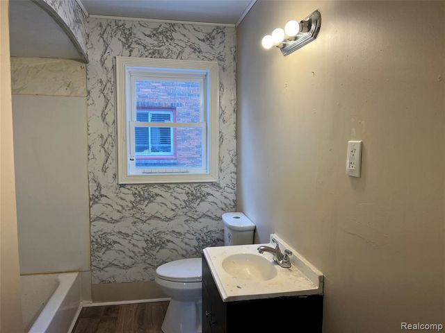 11480 College Street, Detroit, MI 48205