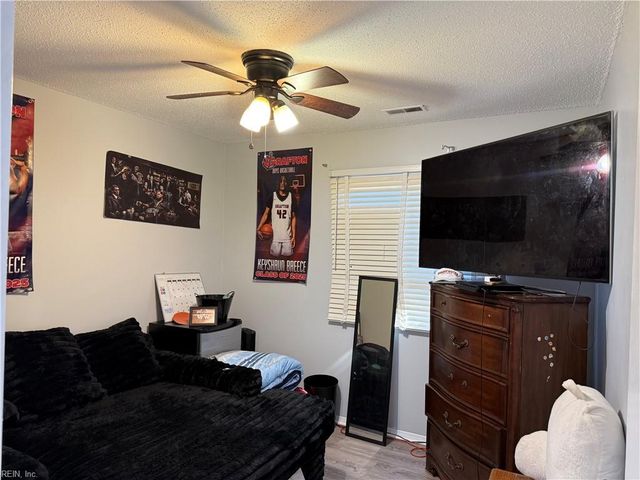 3860 Sugar Creek LN, Portsmouth, VA 23703