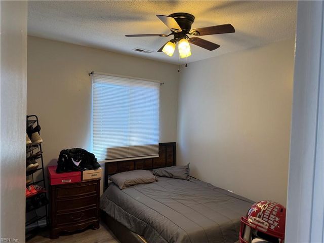 3860 Sugar Creek LN, Portsmouth, VA 23703