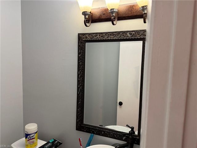 3860 Sugar Creek LN, Portsmouth, VA 23703