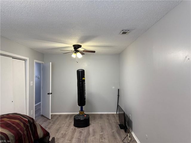 3860 Sugar Creek LN, Portsmouth, VA 23703