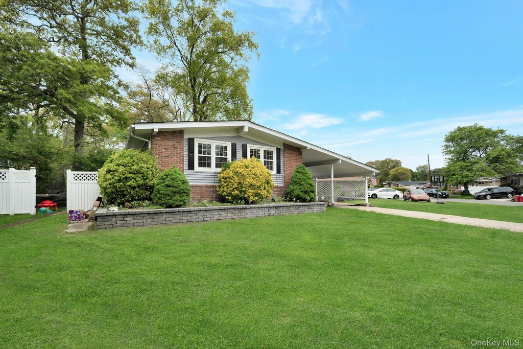 34 Cheryl Drive, Ronkonkoma, NY 11779