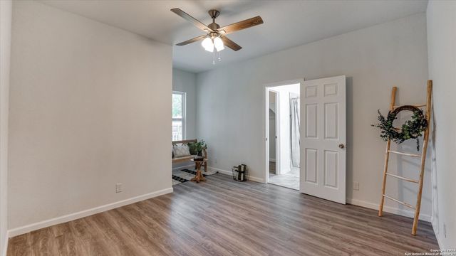815 WAVERLY AVE, San Antonio, TX 78201