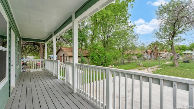 815 WAVERLY AVE, San Antonio, TX 78201