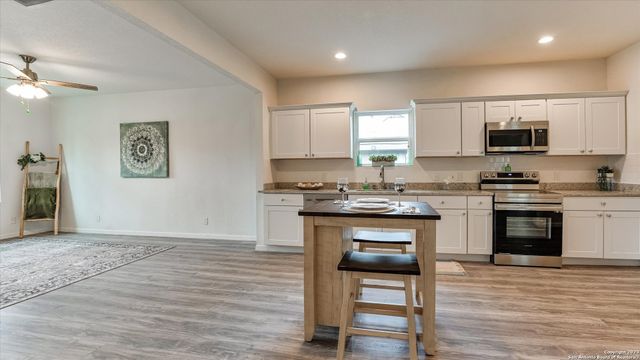 815 WAVERLY AVE, San Antonio, TX 78201