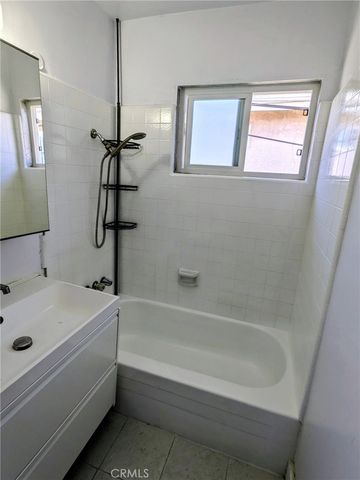 2237 Rose C, Signal Hill, CA 90755