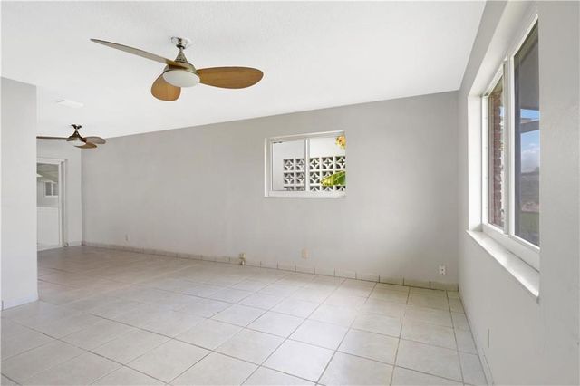 5207 NW 28TH Avenue, Tamarac, FL 33309