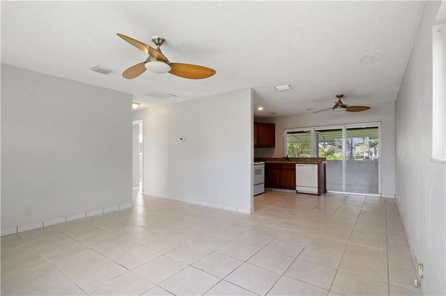 5207 NW 28TH Avenue, Tamarac, FL 33309