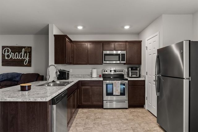 825 S Katlyn Drive, Siloam Springs, AR 72761
