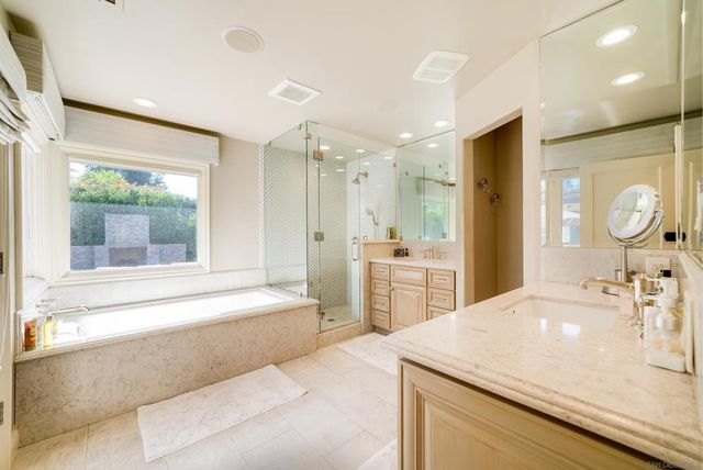 6150 La Fremontia, Rancho Santa Fe, CA 92067