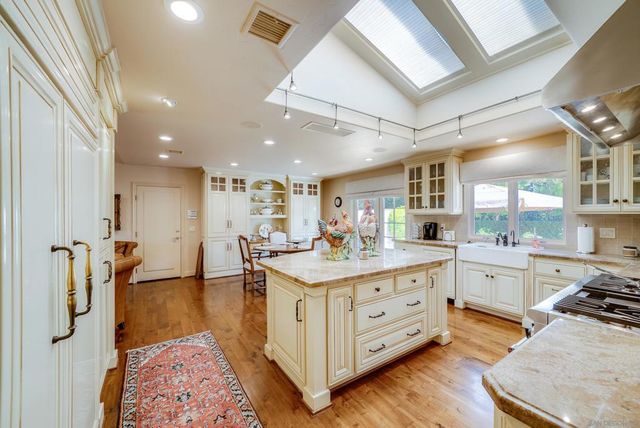 6150 La Fremontia, Rancho Santa Fe, CA 92067