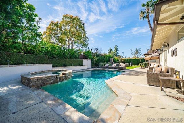 6150 La Fremontia, Rancho Santa Fe, CA 92067
