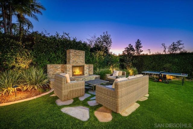 6150 La Fremontia, Rancho Santa Fe, CA 92067