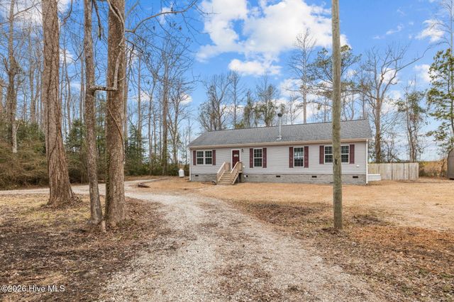 153 Country Club Lane, Newport, NC 28570