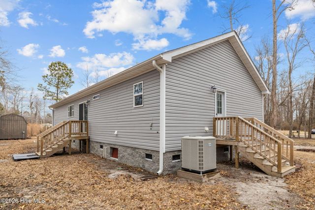 153 Country Club Lane, Newport, NC 28570