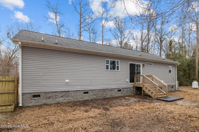 153 Country Club Lane, Newport, NC 28570