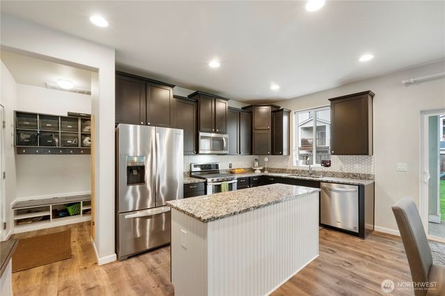 13825 66th Ave E, Puyallup, WA 98373