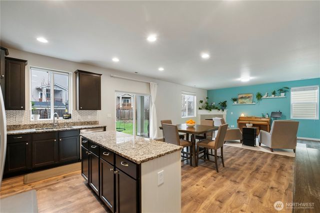 13825 66th Ave E, Puyallup, WA 98373