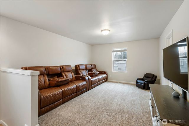 13825 66th Ave E, Puyallup, WA 98373