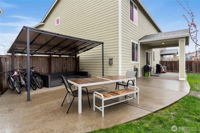 13825 66th Ave E, Puyallup, WA 98373