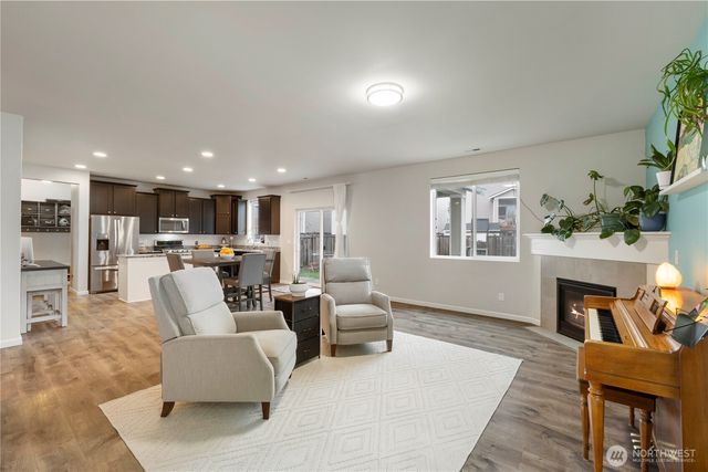 13825 66th Ave E, Puyallup, WA 98373