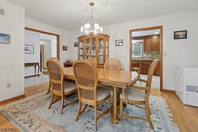 7 Canyon Woods Ct, Holmdel Twp., NJ 07733