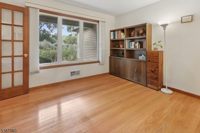 7 Canyon Woods Ct, Holmdel Twp., NJ 07733