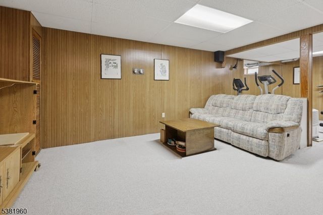 7 Canyon Woods Ct, Holmdel Twp., NJ 07733