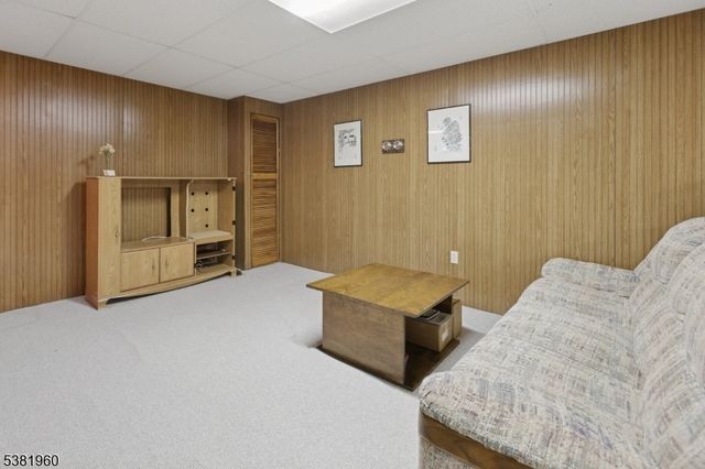 7 Canyon Woods Ct, Holmdel Twp., NJ 07733